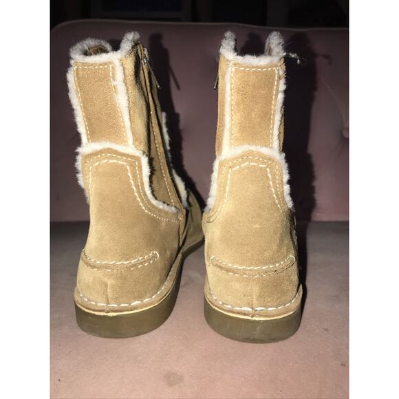 NWOB Ugg Suede And Sherpa Ankle Boots Size 8 - Picture 4 of 10